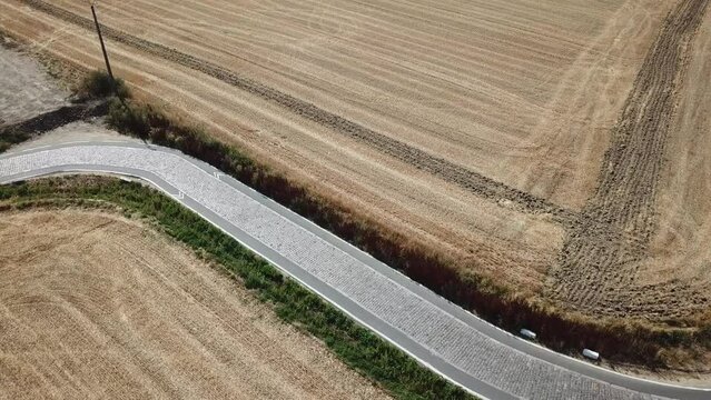 Vue a&eacute;rienne des pav&eacute;s de la c&eacute;l&egrave;bre course Paris - Roubaix