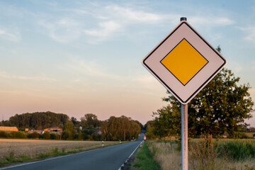 Vorfahrtsschild im deutschen Straßenverkehr