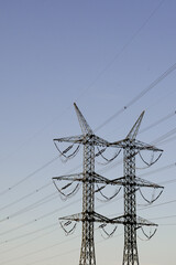 Minimalistic power lines