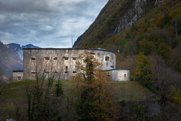 Fototapeta na wymiar Medieval Fortress Kljuze in Slovenian Julian Alps