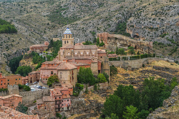 Catedral del Salvador de Albarracín vista panoramica sobre la ciudad