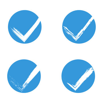 Vier Hacken auf blauen Kreisen.