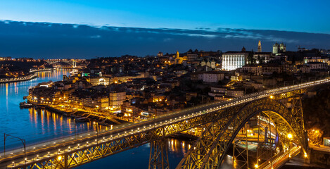 Fototapeta na wymiar views of the duero and bridge don luis in oporto