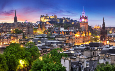 Fototapeta na wymiar Edinburgh skyline at sunset, UK - Scotland