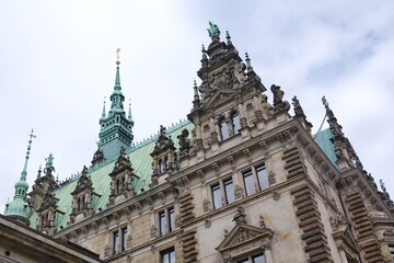 Fototapeta na wymiar Rathaus in Hamburg