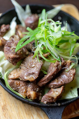 鶏のハツと砂肝のガーリック炒め