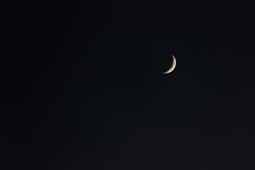 Obraz na płótnie Canvas Dark sky with waning moon