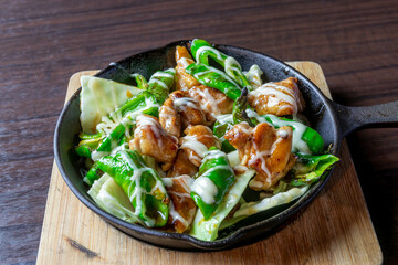 万願寺とうがらしと鶏肉の照りマヨ