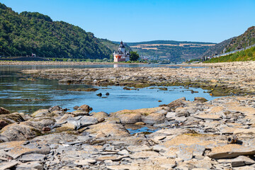 Rhein Niedrigwasser bei Kaub