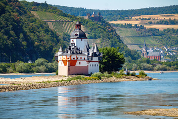 Rhein Niedrigwasser bei Kaub