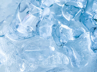 The ice cube shape has been adjusted to add color,It will help refresh and make you feel good.