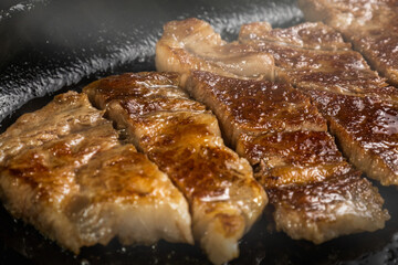 高級グリルステーキ Thick cut luxury fresh beef steak