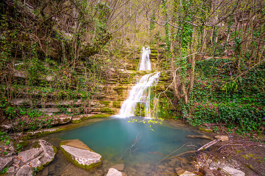erfelek waterfalls in sinop trekking destination