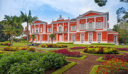 Fototapeta na wymiar Sao Miguel Azoren Regierungspalast Ponta Delgada