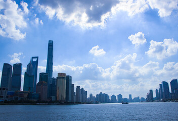 Fototapeta na wymiar city,metroplis, shanghai, pudong, lujiazui, landmark,buildings,architecture, river, Huangpu river, cloud, sky, skyline