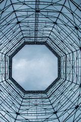 Blick aus dem Inneren eines Kühlturms (Kaminkühler im Kohleabbau)