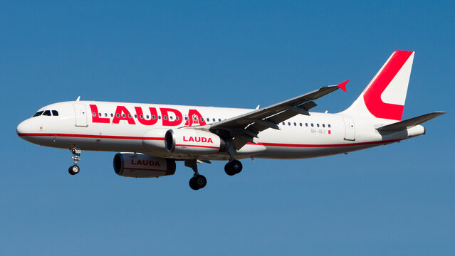Lauda Europe Airbus A320-200 (A320-232). Lauda Europe is a Malta-based subsidary of Ryanair. Sep 2021