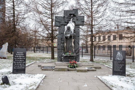 Monument to the children of Beslan near the Assumption Church in St. Petersburg