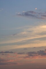 オレンジ色に染まる綺麗な夕焼け空