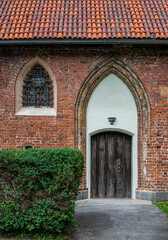 Fototapeta na wymiar Carved wooden old door 