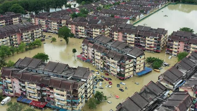 Aerial view of the north Selangor flood following heavy rainfall. Taman Sri Muda was one of the areas worst hit by floods.