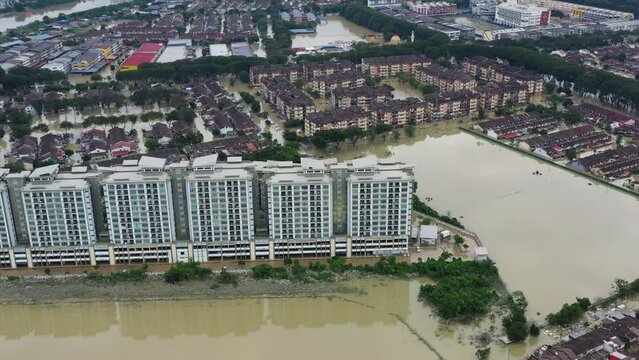 Aerial view of the north Selangor flood following heavy rainfall. Taman Sri Muda was one of the areas worst hit by floods.