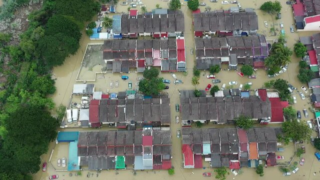 Aerial view of the north Selangor flood following heavy rainfall. Taman Sri Muda was one of the areas worst hit by floods.