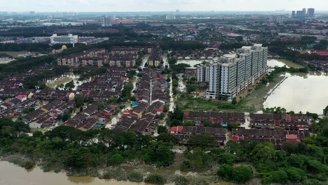 Aerial view of the north Selangor flood following heavy rainfall. Taman Sri Muda was one of the areas worst hit by floods.