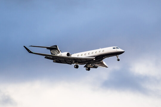 Dec 6, 2019 San Jose / CA / USA - N1KE Gulfstream 650 Private Airplane Owned By Nike, Inc About To Land In Silicon Valley