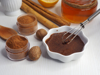 Natural cosmetics. Cinnamon, lemon juice and honey face mask