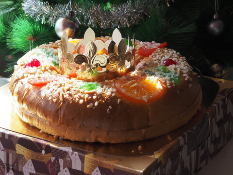 Three kings cake (Roscon de Reyes)