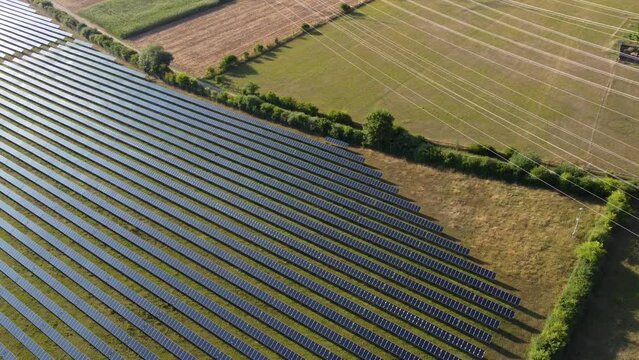Solarpark, Solarkraftwert bei Suppingen, Schw&auml;bische Alb - Luftaufnahme mit Drone