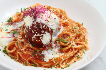 Freshly cooked spaghetti pasta with meatballs