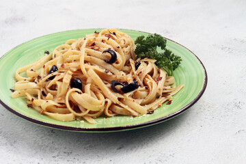 Freshly cooked aglio olio pasta