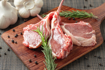 新鮮なラムチョップ