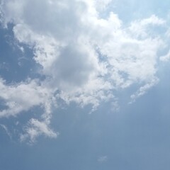 Obraz premium sky space with white clouds in sunny day