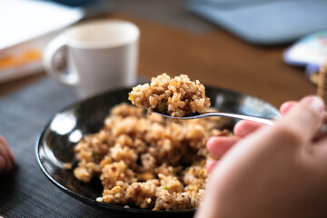 スプーンの上のチャーハン