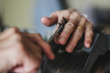 Obraz premium hairdresser with scissors 