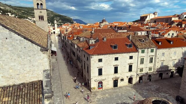 Dubrovnik Stradun Pan Left