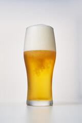 ビール　白バック