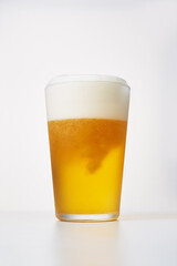 ビール　白バック