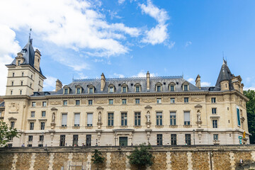Fototapeta na wymiar Paris Criminal Court building on the Quai des Orfevres in Paris, France