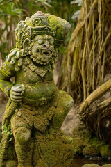 Fototapeta na wymiar hinduistische Götterfigur aus Stein