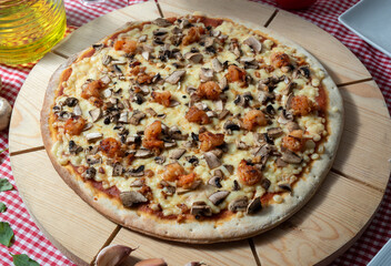 shrimps and mushrooms pizza