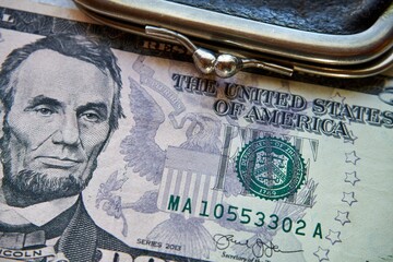 5 US dollar banknote