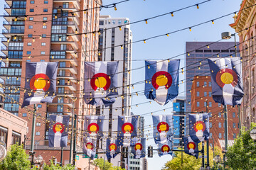 Shops and restaurants along Larimer Square in downtown Denver - obrazy, fototapety, plakaty