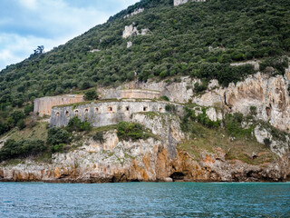 image of the horse lighthouse in Santoña from the sea