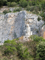 image of the horse lighthouse in Santoña from the sea