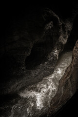 Das Tor zur Unterwelt mit Wasser