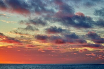 Sonnenaufgangsstimmung überm Meer